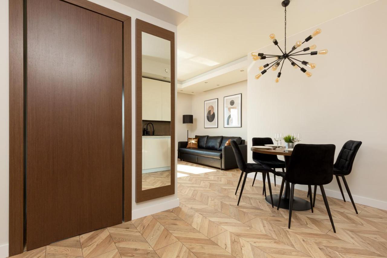 Platinum Towers Apartment With Parking By Renters Prestige Warsaw Luaran gambar