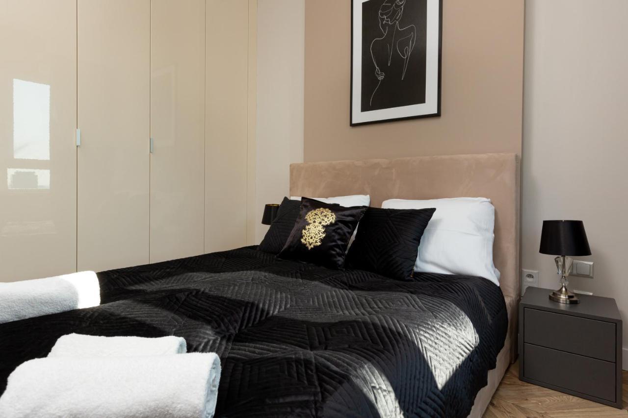 Platinum Towers Apartment With Parking By Renters Prestige Warsaw Luaran gambar