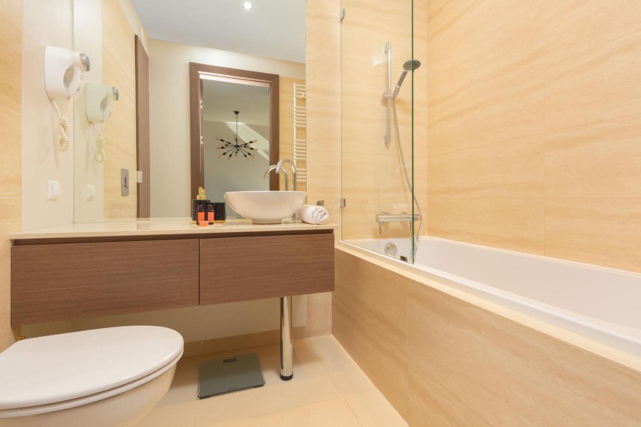 Platinum Towers Apartment With Parking By Renters Prestige Warsaw Luaran gambar