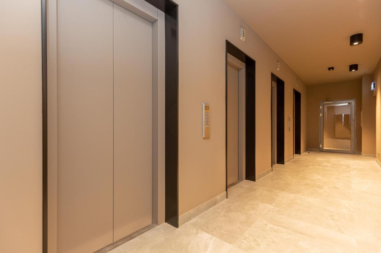 Platinum Towers Apartment With Parking By Renters Prestige Warsaw Luaran gambar