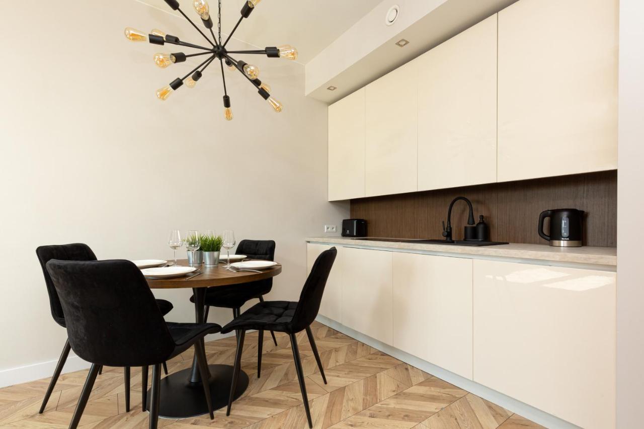 Platinum Towers Apartment With Parking By Renters Prestige Warsaw Luaran gambar