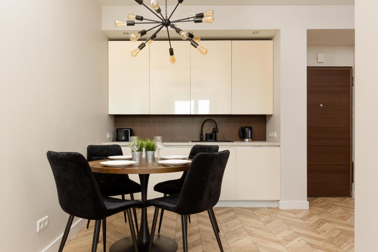 Platinum Towers Apartment With Parking By Renters Prestige Warsaw Luaran gambar